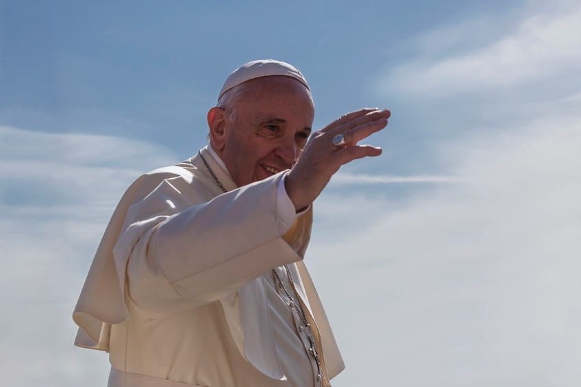 EL PAPA A LOS OBISPOS: “SENTIR CON LA IGLESIA ES SENTIR CON EL PUEBLO FIEL, EL PUEBLO SUFRIENTE Y ESPERANZADOR DE DIOS”, “NO TENGAMOS MIEDO DE TOCAR LAS HERIDAS DE NUESTRA GENTE”